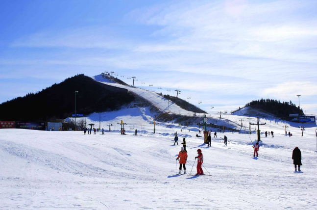 北京滑雪场哪个最好玩 滑雪装备有哪些东西 北京滑雪场哪个最好玩 滑雪装备有哪些东西