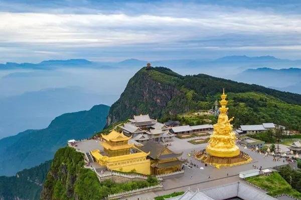 峨眉山自驾二日游最佳攻略2022